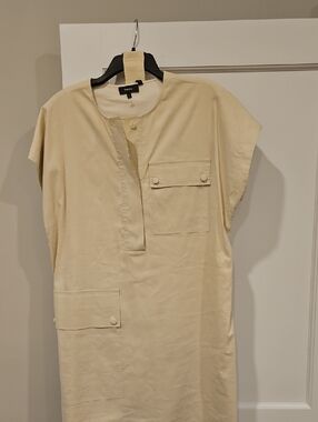 Theory Cream Short-Sleeve Shift Dress with Buttoned Pockets & Belt Size:10